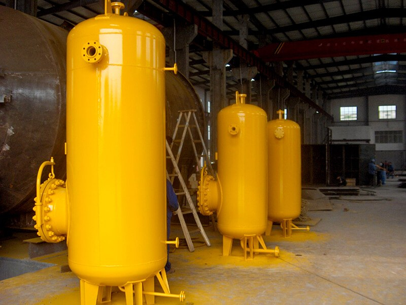 Waste gas recovery tank